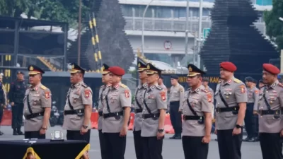 Kapolda Metro Jaya Memimpin Upacara Kenaikan Pangkat 2.627 Personel