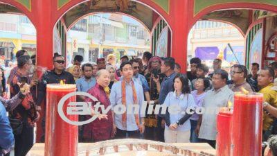 Cawapres Gibran Rakabuming Raka Kunjungi Masjid-Vihara di Singkawang