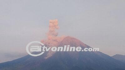 Gunung Semeru Kembali Erupsi,Tinggi Letusan Capai 1000 Meter Diatas Puncak