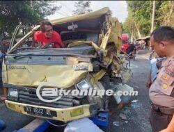 Kecelakaan Beruntun di Jember , Tiga Mobil Rusak Parah 