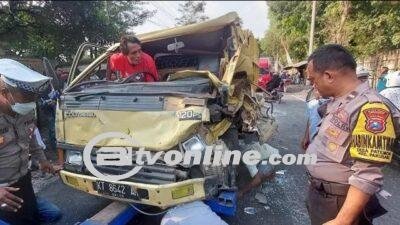 Kecelakaan Beruntun di Jember , Tiga Mobil Rusak Parah 