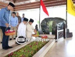 Prabowo Didampingi AHY Ziarah Ke Makam Ir.Soekarno