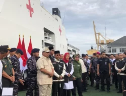 Menhan Prabowo Lepas Kapal Rumah Sakit KRI Radjiman Wedyodiningrat Ke Palestina