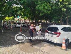 Ganggu Kenyamanan Masyarakat, Personil Bandara Ngurah Rai Usir Kendaraan Parkir Sembarangan