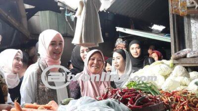 Siti Atikoh Blusukan ke Pasar Bareng Jombang, Pedagang Tanyakan Isu Stunting