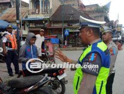 Sat Lantas Polres Humbahas Tegur Becak Parkir Sembarangan