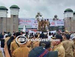 Demo Massa Apdesi di Depan DPR, Arus Lalin Gatsu Arah Slipi Ditutup!