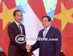 Jokowi Jabat Erat Tangan PM Vietnam, Siap Meningkatkan Target Perdagangan Baru