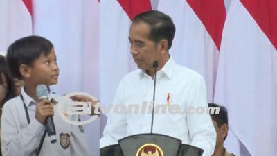 Presiden Jokowi Sebut Siswa SD Magelang Kurus Mirip Dirinya Waktu Kecil