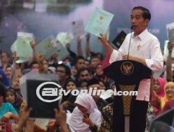 Presiden Jokowi Curhat Temui Sengketa Lahan Saat Serahkan Sertifikat Tanah di Grobogan