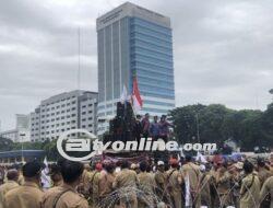 Massa Apdesi Kembali Gelar Demonstrasi di Depan Gedung DPR  