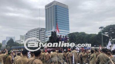 Massa Apdesi Kembali Gelar Demonstrasi di Depan Gedung DPR  