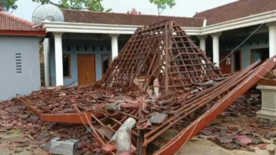 Puluhan Rumah dan Balai Desa Rusak Akibat Puting Beliung di Pucanganom