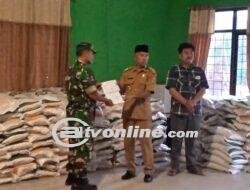 Penyaluran Bantuan Pangan Berupa Beras Kemasan 10 Kg Melalui Pemdes Desa Tapos Kecamatan Tigaraksa Untuk Masyarakat Tapos