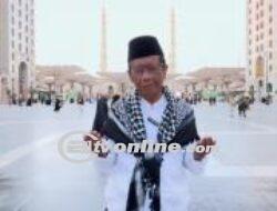 Nikmati Masa Tenang, Mahfud Berdoa untuk Indonesia dari Pelataran Masjid Nabawi