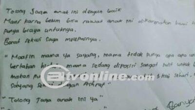 Bayi Ditemukan di Depan Rumah dengan Sepucuk Surat M Mengharukan