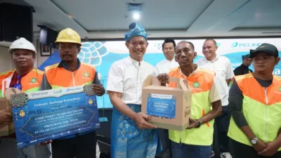 Pelindo Multi Terminal Bagikan Ribuan Paket Takjil dan Sembako serta Santunan Anak Yatim