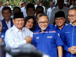 Ketum PAN Zulhas Sambut Hangat, Prabowo Subianto Hadiri Buka Puasa di Markas PAN