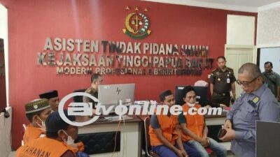 Kejati Papua Barat Tangkap 5 Buronan DPO Kasus Penangkapan Ikan