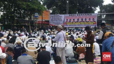 Jalan Medan Merdeka Barat Ditutup dan Dipasang Kawat Berduri Menjelang Aksi Demo Massa