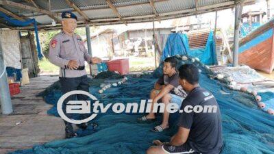 Personel Sat Pol Airud Gelar Monitoring Kamtibmas di Pantai Cermin, Serdangbedagai