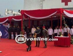 Presiden Jokowi Berikan Penghargaan Samkaryanugraha kepada ABK KRI Nanggala